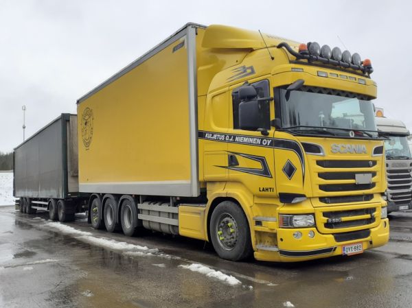 Kuljetus O.J. Niemisen Scania R580
Kuljetus O.J. Nieminen Oy:n Scania R580 täysperävaunuyhdistelmä.
Avainsanat: Nieminen Scania R580 Shell Hirvaskangas