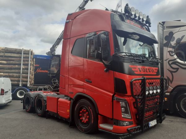 Klikkaa kuvaa nähdäksesi se täysikokoisena
==============
Kuljetus Oy S Koskisen Volvo FH540
Kuljetus Oy S Koskisen Volvo FH540 rekkaveturi.
Avainsanat: Koskinen Volvo FH540 Himos26 Kuljetus Oy S Koskisen Volvo FH540
Kuljetus Oy S Koskisen Volvo FH540 rekkaveturi.
Avainsanat: Koskinen Volvo FH540 Himos26