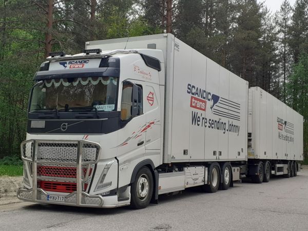 Klikkaa kuvaa nähdäksesi se täysikokoisena
==============
Kuljetus P Dahlgrenin Volvo FH500
Kuljetus P Dahlgren Oy:n Volvo FH500 täysperävaunuyhdistelmä.
Avainsanat: Dahlgren Volvo FH500 ST1 Hirvaskangas Scandic-Trans Maestro Kuljetus P Dahlgrenin Volvo FH500
Kuljetus P Dahlgren Oy:n Volvo FH500 täysperävaunuyhdistelmä.
Avainsanat: Dahlgren Volvo FH500 ST1 Hirvaskangas Scandic-Trans Maestro