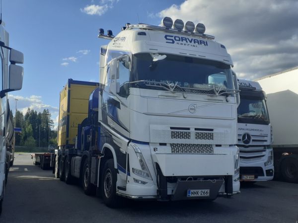 Klikkaa kuvaa nähdäksesi se täysikokoisena
==============
Kuljetus P Sorvarin Volvo FH
Kuljetus P Sorvari Oy:n nosturilla varustettu Volvo FH täysperävaunuyhdistelmä.
Avainsanat: Sorvari Volvo FH ABC Hirvaskangas Kuljetus P Sorvarin Volvo FH
Kuljetus P Sorvari Oy:n nosturilla varustettu Volvo FH täysperävaunuyhdistelmä.
Avainsanat: Sorvari Volvo FH ABC Hirvaskangas