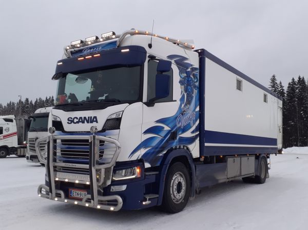 Kuljetus P Vuorion Scania
Kuljetus P Vuorio Oy:n Scania eläintenkuljetusauto.
Avainsanat: Vuorio Scania ABC Hirvaskangas Eläinkuljetus