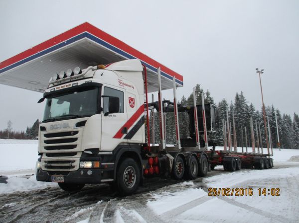 Kuljetus Pirkkalaisen Scania R730 
Kuljetus Pirkkalainen Oy:n Scania R730 puutavarayhdistelmä.
Avainsanat: Pirkkalainen Scania R730 ABC Hirvaskangas