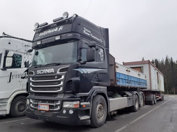 Kuljetus R Karjalaisen Scania R500
Kuljetus R Karjalainen Ky:n Scania R500 täysperävaunuyhdistelmä.
Avainsanat: Karjalainen Scania R500 ABC Hirvaskangas