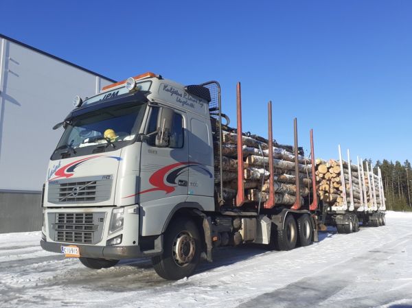 Kuljetus R Laineen Volvo FH16
Kuljetus R Laine Ky:n Volvo FH16 puutavarayhdistelmä.
Avainsanat: Laine Volvo FH16