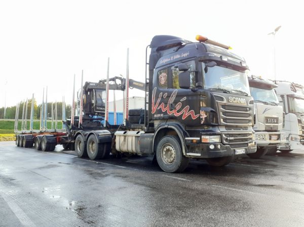 Kuljetus R Vilenin Scania R620
Kuljetus R Vilenin Scania R620 puutavarayhdistelmä.
Avainsanat: Vilen Scania R620 Shell Hirvaskangas