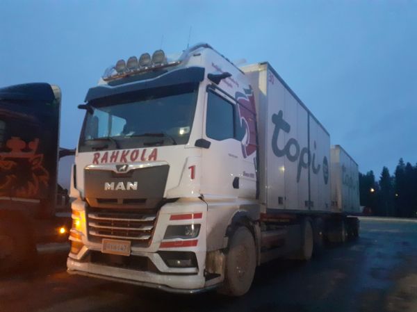 Klikkaa kuvaa nähdäksesi se täysikokoisena
==============
Kuljetus Rahkolan MAN TGX
Kuljetus Rahkola Oy:n MAN TGX täysperävaunuyhdistelmä.
Avainsanat: Rahkola MAN TGX ABC Hirvaskangas 1 Topi-keittiöt Kuljetus Rahkolan MAN TGX
Kuljetus Rahkola Oy:n MAN TGX täysperävaunuyhdistelmä.
Avainsanat: Rahkola MAN TGX ABC Hirvaskangas 1 Topi-keittiöt