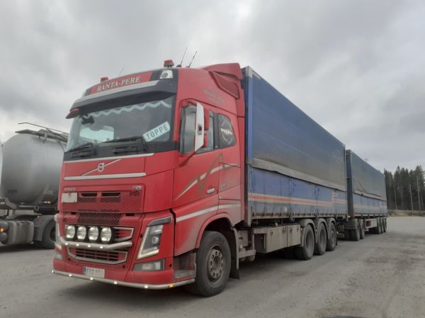 Kuljetus Ranta-Peren Volvo FH16
Kuljetus Ranta-Pere Ay:n Volvo FH16 täysperävaunuyhdistelmä.
Avainsanat: Ranta-Pere Volvo FH16 ABC Hirvaskangas Toppe