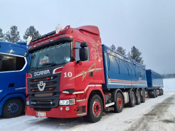 Kuljetus Ranta-Peren Scania R730
Kuljetus Ranta-Pere Ay:n Scania R730 täysperävaunuyhdistelmä.

Avainsanat: Ranta-Pere Scania R730 Shell Hirvaskangas 10