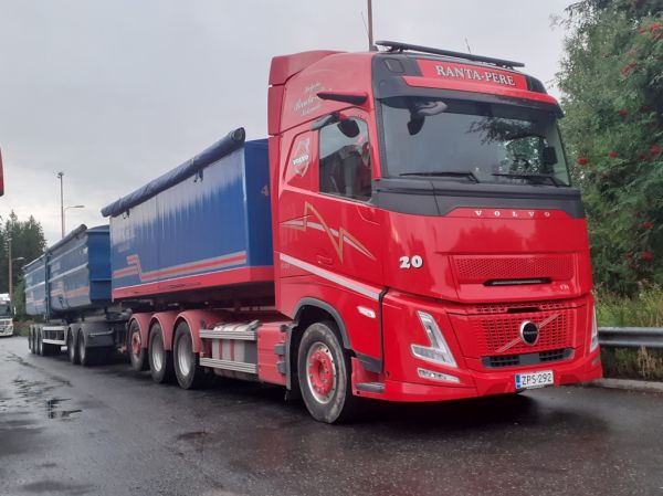 Klikkaa kuvaa nähdäksesi se täysikokoisena
==============
Kuljetus Ranta-Peren Volvo FH540
Kuljetus Ranta-Pere Ay:n Volvo FH540 täysperävaunuyhdistelmä.
Avainsanat: Ranta-Pere Volvo FH540 ABC Hirvaskangas 20 Kuljetus Ranta-Peren Volvo FH540
Kuljetus Ranta-Pere Ay:n Volvo FH540 täysperävaunuyhdistelmä.
Avainsanat: Ranta-Pere Volvo FH540 ABC Hirvaskangas 20