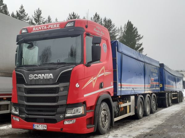 Kuljetus Ranta-Peren Scania R590
Kuljetus Ranta-Pere Ay:n Scania R590 täysperävaunuyhdistelmä.
Avainsanat: Ranta-Pere Scania R590 ST1 Hirvaskangas 6