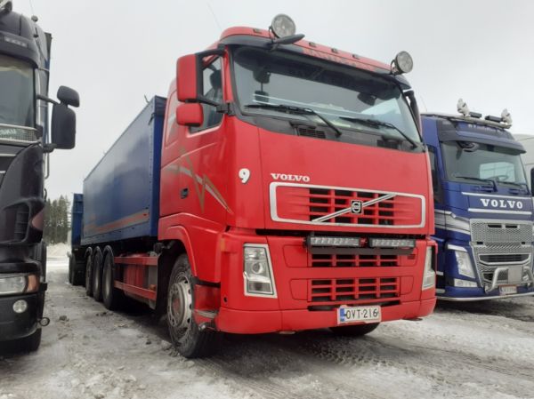 Kuljetus Ranta-Peren Volvo FH
Kuljetus Ranta-Pere Ay:n Volvo FH täysperävaunuyhdistelmä.
Avainsanat: Ranta-Pere Volvo FH ABC Hirvaskangas 9