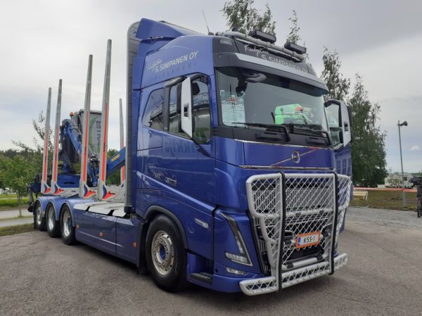 Kuljetus S Simpasen Volvo FH16
Kuljetus S Simpanen Oy:n Volvo FH16 puutavara-auto.
Avainsanat: Simpanen Volvo FH16 Viitasaari22