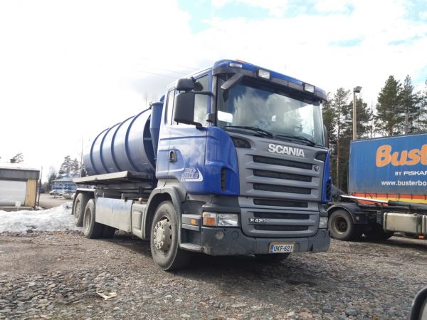 Kuljetus Savolaisen Scania R420
Kuljetus Savolainen Oy:n  Scania R420 vaihtolava-auto.
Avainsanat: Savolainen Scania R420