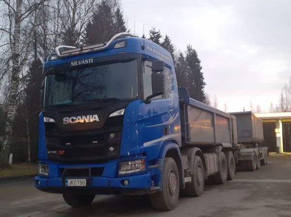 Klikkaa kuvaa nähdäksesi se täysikokoisena
==============
Kuljetus Silvastin Scania R730 XT
Kuljetus Silvasti Oy:n Scania R730 XT sorayhdistelmä.
Avainsanat: Silvasti Scania R730XT ST1 Hirvaskangas Kuljetus Silvastin Scania R730 XT
Kuljetus Silvasti Oy:n Scania R730 XT sorayhdistelmä.
Avainsanat: Silvasti Scania R730XT ST1 Hirvaskangas