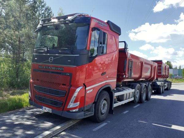 Klikkaa kuvaa nähdäksesi se täysikokoisena
==============
Kuljetus Silvastin Volvo FH
Kuljetus Silvasti Oy:n Volvo FH sorayhdistelmä.
Avainsanat: Silvasti Volvo FH Kuljetus Silvastin Volvo FH
Kuljetus Silvasti Oy:n Volvo FH sorayhdistelmä.
Avainsanat: Silvasti Volvo FH