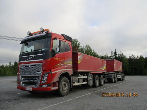 Kuljetus Sirjosen Volvo FH16
Kuljetus Sirjonen Oy:n Volvo FH16 sorayhdistelmä.
Avainsanat: Sirjonen Volvo FH16 ABC Oritupa