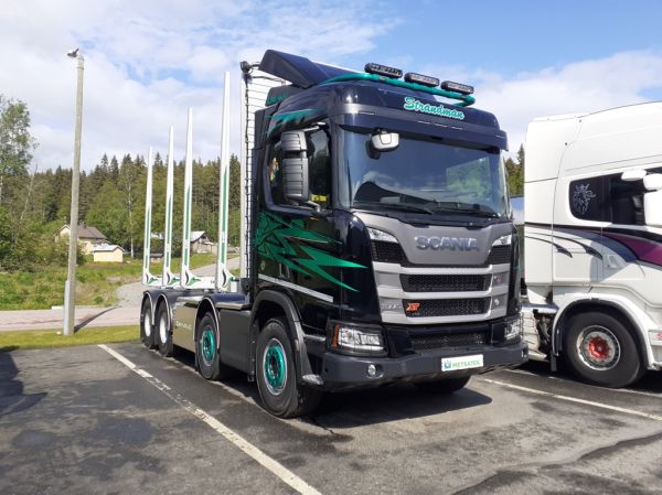 Kuljetus Strandmanin Scania R770XT
Kuljetus Strandmanin Scania R770XT puutavara-auto.
Avainsanat: Strandman Scania R770XT