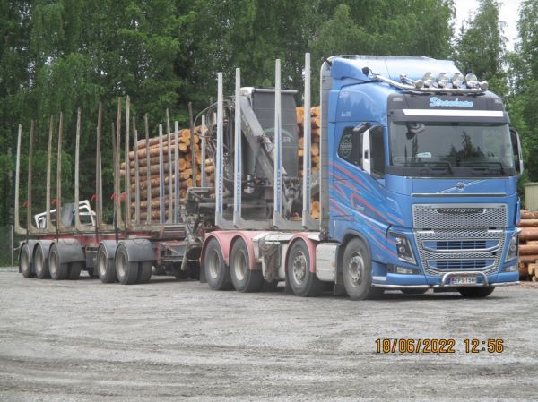 Kuljetus Strandmanin Volvo FH16
Kuljetus Strandmanin Volvo FH16 puutavarayhdistelmä.
Avainsanat: Strandman Volvo FH16