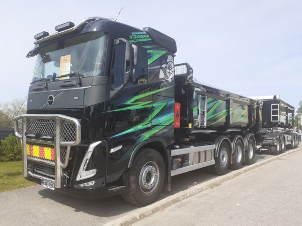 Kuljetus Strandmanin Volvo FH16
Kuljetus Strandmanin Volvo FH16 sorayhdistelmä.
Avainsanat: Strandman Volvo FH16 Viitasaari25