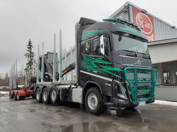 Kuljetus Strandmanin Volvo FH750
Kuljetus Strandmanin Volvo FH750 puutavarayhdistelmä.
Avainsanat: Strandman Volvo FH750 Neste