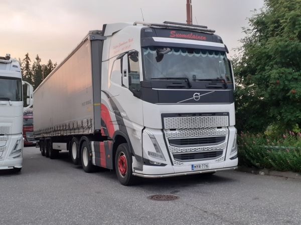 Klikkaa kuvaa nähdäksesi se täysikokoisena
==============
Kuljetus Suomalainen M Volvo FH460
Kuljetus Suomalainen M Volvo FH460 puoliperävaunuyhdistelmä.
Avainsanat: Suomalainen Volvo FH460 ABC Hirvaskangas Kuljetus Suomalainen M Volvo FH460
Kuljetus Suomalainen M Volvo FH460 puoliperävaunuyhdistelmä.
Avainsanat: Suomalainen Volvo FH460 ABC Hirvaskangas
