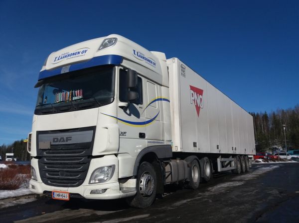 Klikkaa kuvaa nähdäksesi se täysikokoisena
==============
Kuljetus T Laaksosen DAF XF510
Kuljetus T Laaksonen Oy:n DAF XF510 puoliperävaunuyhdistelmä.
Avainsanat: Laaksonen DAF XF510 ABC Vaajakoski Kuljetus T Laaksosen DAF XF510
Kuljetus T Laaksonen Oy:n DAF XF510 puoliperävaunuyhdistelmä.
Avainsanat: Laaksonen DAF XF510 ABC Vaajakoski