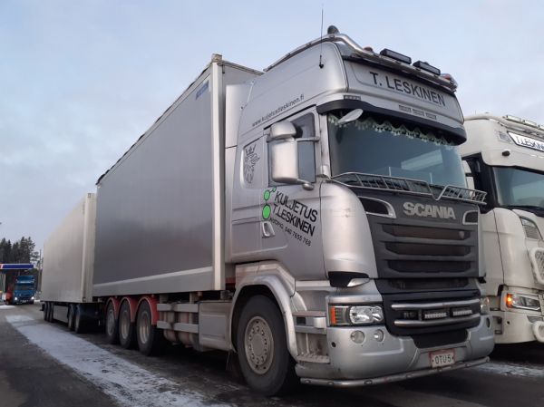 Kuljetus T Leskisen Scania R580
Kuljetus T Leskisen Scania R580 täysperävaunuyhdistelmä.
Avainsanat: Leskinen Scania R580 ABC Hirvaskangas