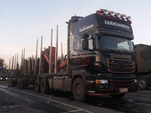 Kuljetus Tarkiaisen Scania
Kuljetus Tarkiaisen Scania puutavarayhdistelmä.
Avainsanat: Tarkiainen Scania ABC Hirvaskangas