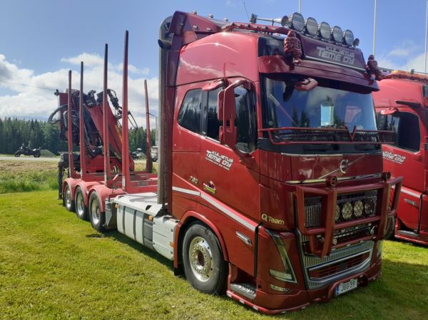 Kuljetus Temen Volvo FH16
Kuljetus Teme Oy:n Volvo FH16 puutavara-auto.
Avainsanat: Teme Volvo FH16 Runni25 Q-Team