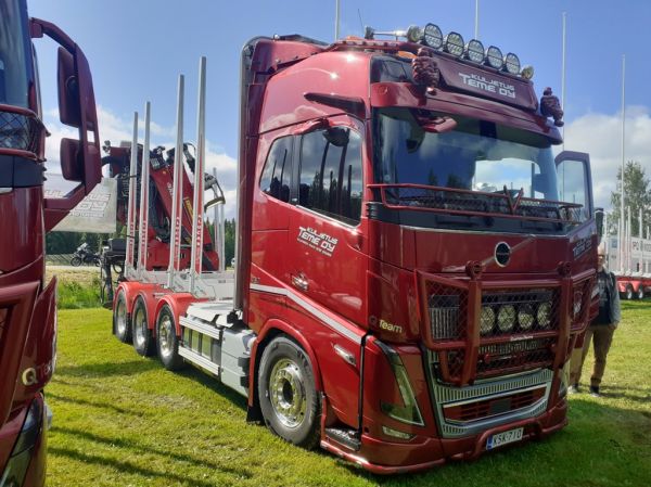 Kuljetus Temen Volvo FH16
Kuljetus Teme Oy:n Volvo FH16 puutavara-auto.
Avainsanat: Teme Volvo FH16 Runni25 Q-Team