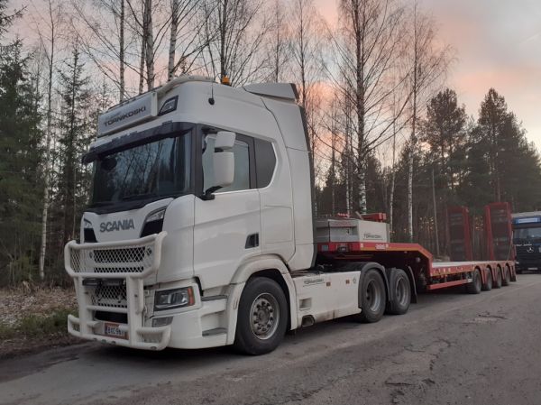 Kuljetus Tornikosken Scania
Kuljetus Tornikoski Oy:n Scania lavettiyhdistelmä.
Avainsanat: Tornikoski Scania ABC Hirvaskangas