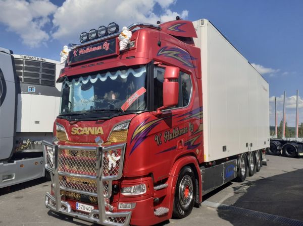 Kuljetus V Hulkkosen Scania
Kuljetus V Hulkkonen Oy:n Scania rahtiauto.
Avainsanat: Hulkkonen Scania Himos25 Jonne
