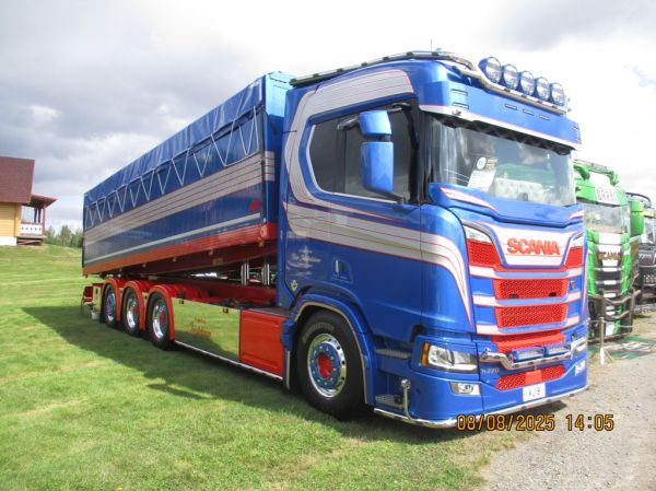 Kuljetus V Jääskeläisen Scania R770
Kuljetus V Jääskeläisen Scania R770 rahtiauto.
Avainsanat: Jääskeläinen Scania R770 Alahärmä25
