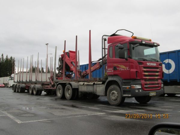 Kuljetus Villmanin Scania R560
Kuljetus Villman Oy:n Scania R560 puutavarayhdistelmä.
Avainsanat: Villman Scania R560 ABC Hirvaskangas