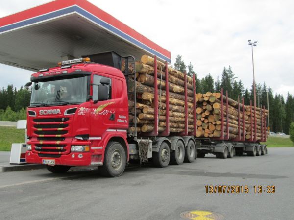 Kuljetus Villmanin Scania R620
Kuljetus Villman Oy:n Scania R620 puutavarayhdistelmä.
Avainsanat: Villman Scania R620 ABC Hirvaskangas