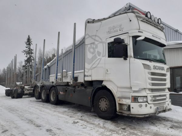 Kuljetus Villmanin Scania R580
Kuljetus Villman Oy:n Scania R580 puutavarayhdistelmä.
Avainsanat: Villman Scania R580