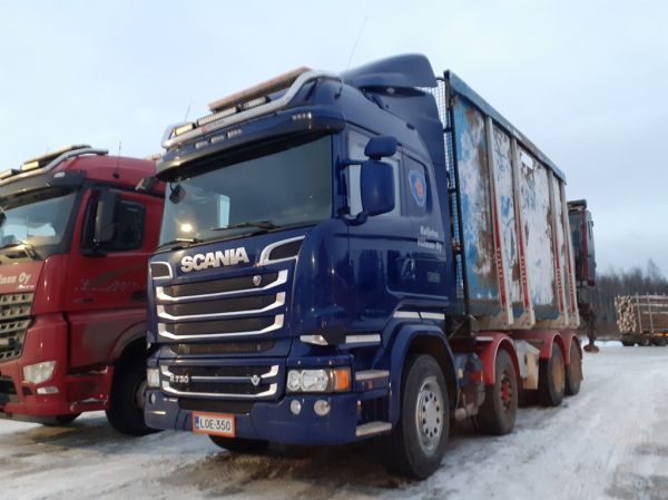 Kuljetus Villmanin Scania R730
Kuljetus Villman Oy:n Scania R730 energiapuu-auto.
Avainsanat: Villman Scania R730 Hirvaskangas