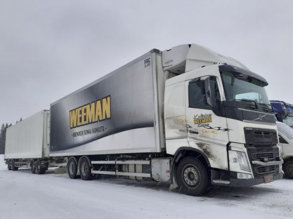 Kuljetus Weemanin Volvo FH500
Kuljetus Weeman Oy:n Volvo FH500 täysperävaunuyhdistelmä.
Avainsanat: Weeman Volvo FH500 ABC Hirvaskangas 43