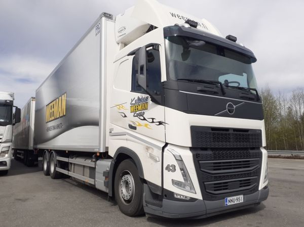 Kuljetus Weemanin Volvo FH500
Kuljetus Weeman Oy:n Volvo FH500 täysperävaunuyhdistelmä.
Avainsanat: Weeman Volvo FH500 ABC Hirvaskangas 43