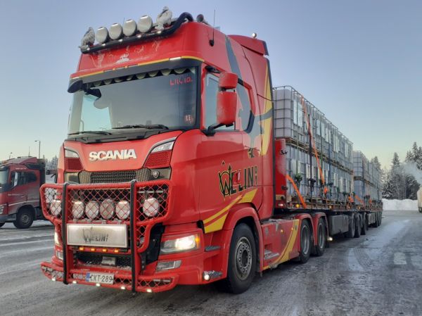 Kuljetus Welinin Scania
Kuljetus Welin Oy:n Scania b-juna.
Avainsanat: Welin Scania ABC Hirvaskangas B-juna