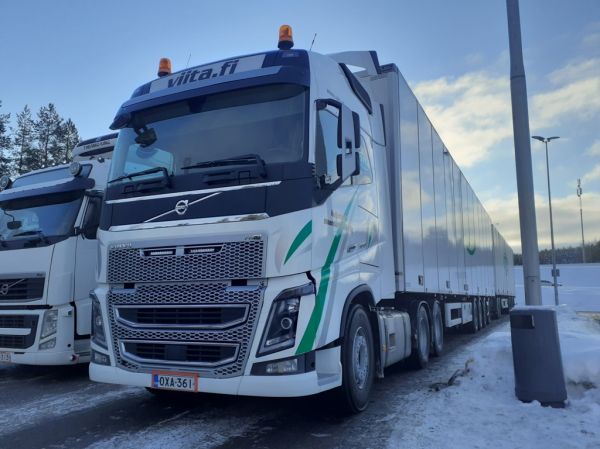 Kuljetus ja Maansiirto Viidan Volvo FH16
Kuljetus ja Maansiirto Viita Oy:n Volvo FH16 hct-yhdistelmä.
Avainsanat: Viita Volvo FH16 Hct Shell Hirvaskangas