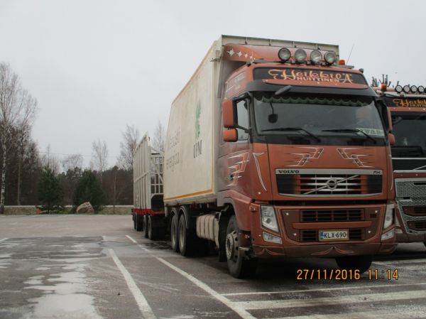 Kuljetusliike A Heikkilän Volvo FH540
Kuljetusliike A Heikkilän Volvo FH540 täysperävaunuyhdistelmä.
Avainsanat: Heikkilä Volvo FH540 ABC Kortela