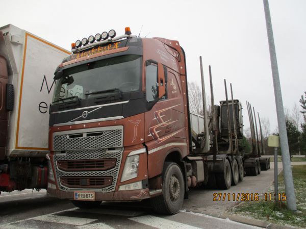 Kuljetusliike A Heikkilän Volvo FH540 
Kuljetusliike A Heikkilän Volvo FH540 puutavarayhdistelmä.
Avainsanat: Heikkilä Volvo FH540 ABC Kortela