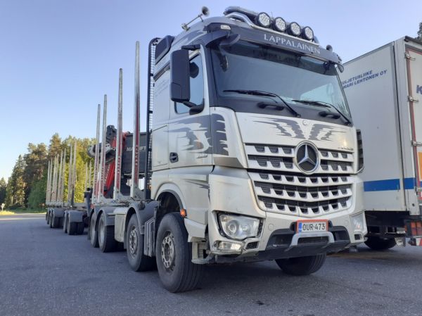Kuljetusliike A&O Lappalaisen MB 3253 Arocs
Kuljetusliike A&O Lappalainen Ky:n MB 3253 Arocs puutavarayhdistelmä.
Avainsanat: Lappalainen MB 3253 Arocs Neste