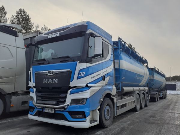 Klikkaa kuvaa nähdäksesi se täysikokoisena
==============
Kuljetusliike E Laurilan MAN
Kuljetusliike E Laurila Oy:n MAN säiliöyhdistelmä.
Avainsanat: Laurila MAN ST1 Hirvaskangas 32 Kuljetusliike E Laurilan MAN
Kuljetusliike E Laurila Oy:n MAN säiliöyhdistelmä.
Avainsanat: Laurila MAN ST1 Hirvaskangas 32