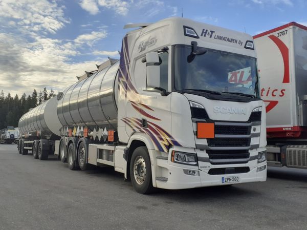 Kuljetusliike H&T Liimataisen Scania 560R
Kuljetusliike H&T Liimatainen Oy:n Scania 560R säiliöyhdistelmä.
Avainsanat: Liimatainen Scania 560R ABC Hirvaskangas