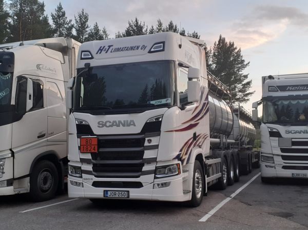 Klikkaa kuvaa nähdäksesi se täysikokoisena
==============
Kuljetusliike H&T Liimataisen Scania 560R
Kuljetusliike H&T Liimatainen Oy:n Scania 560R säiliöyhdistelmä.
Avainsanat: Liimatainen Scania 560R ST1 Hirvaskangas Joni Kuljetusliike H&T Liimataisen Scania 560R
Kuljetusliike H&T Liimatainen Oy:n Scania 560R säiliöyhdistelmä.
Avainsanat: Liimatainen Scania 560R ST1 Hirvaskangas Joni