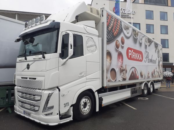 Kuljetusliike Halosen Volvo FM
Kuljetusliike Halosen Volvo FM rahtiauto.
Avainsanat: Kesko Halonen Pirkka Tahko25 311