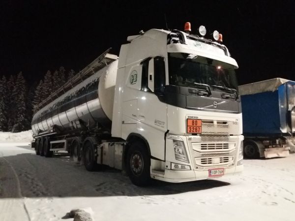 Kuljetusliike Haugasin Volvo FH540
Kuljetusliike Haugas Oy:n Volvo FH540 puoliperävaunuyhdistelmä.
Avainsanat: Haugas Volvo FH540 ABC Hirvaskangas