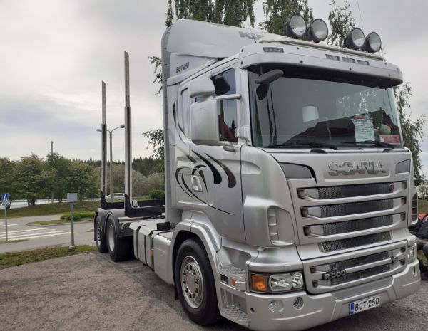 Kuljetusliike J Klemettilän Scania R500
Kuljetusliike J Klemettilä Oy:n Scania R500 puutavara-auto.
Avainsanat: Klemettilä Scania R500 Viitasaari22